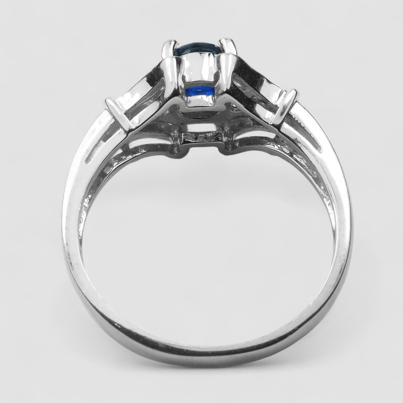 Blue Sapphire Oval 925 Sterling Silver Ring