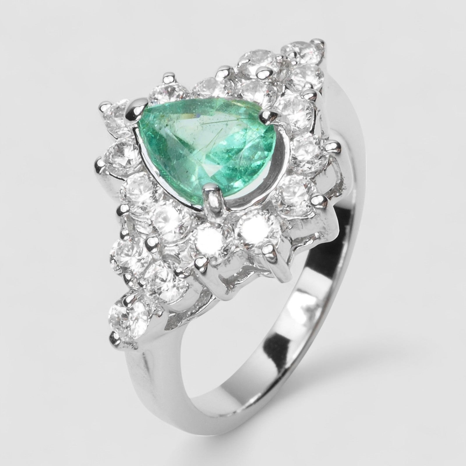 925 Sterling Silver Ring Vivid Green Emerald
