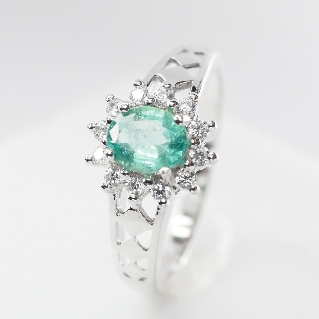 Green Emerald Ring