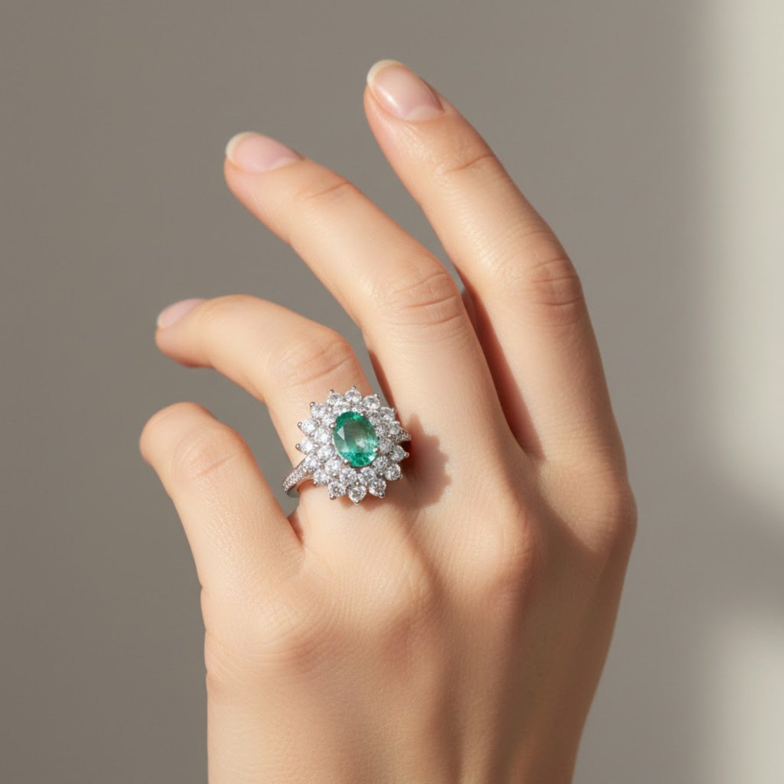 925 Sterling Silver Halo Ring Green Emerald