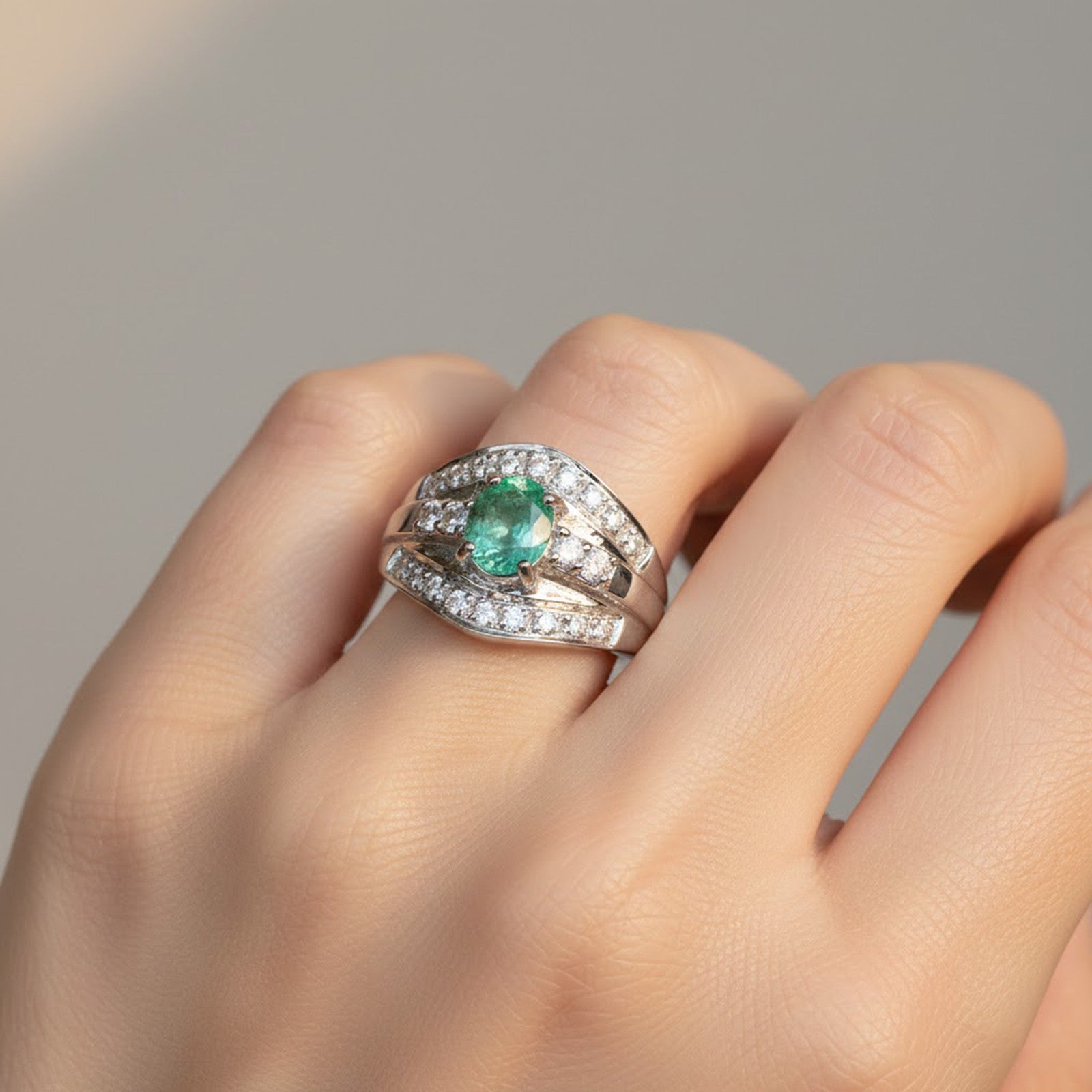 White Gold Ring Green Emerald