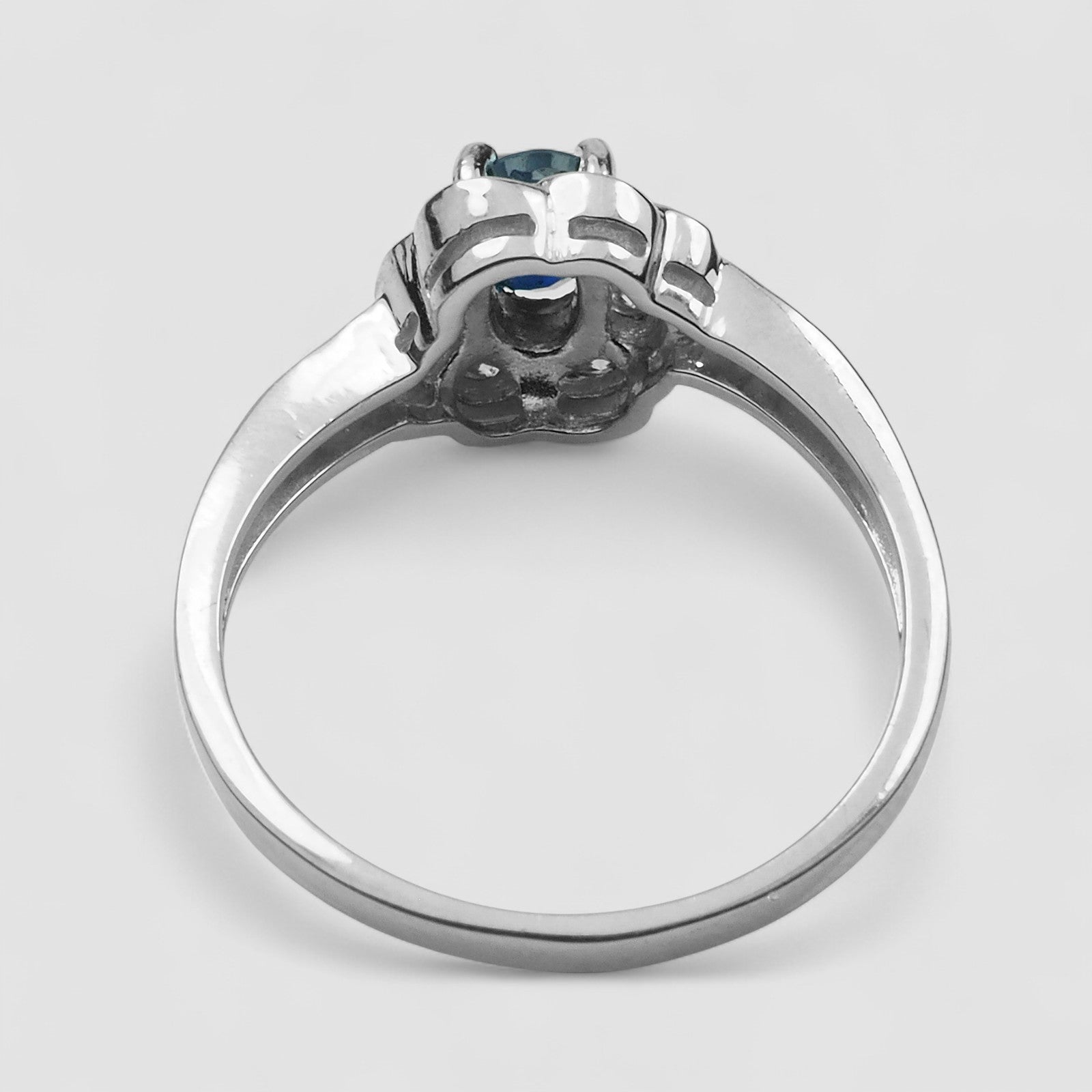 Minimalist Blue Sapphire Ring