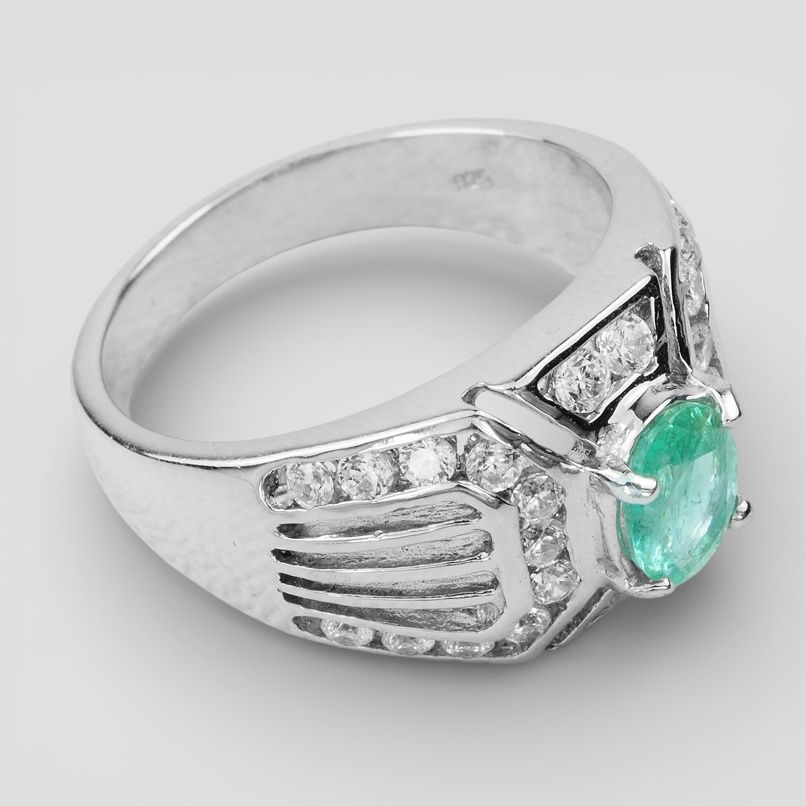 925 Sterling Silver Ring Green Emerald