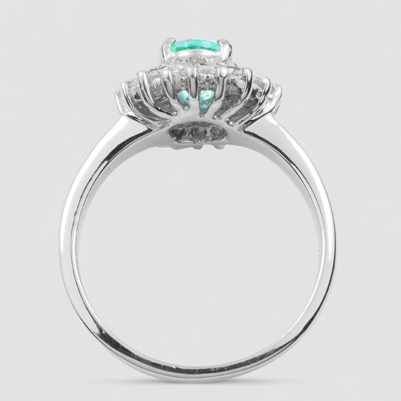 White Gold Ring Green Emerald