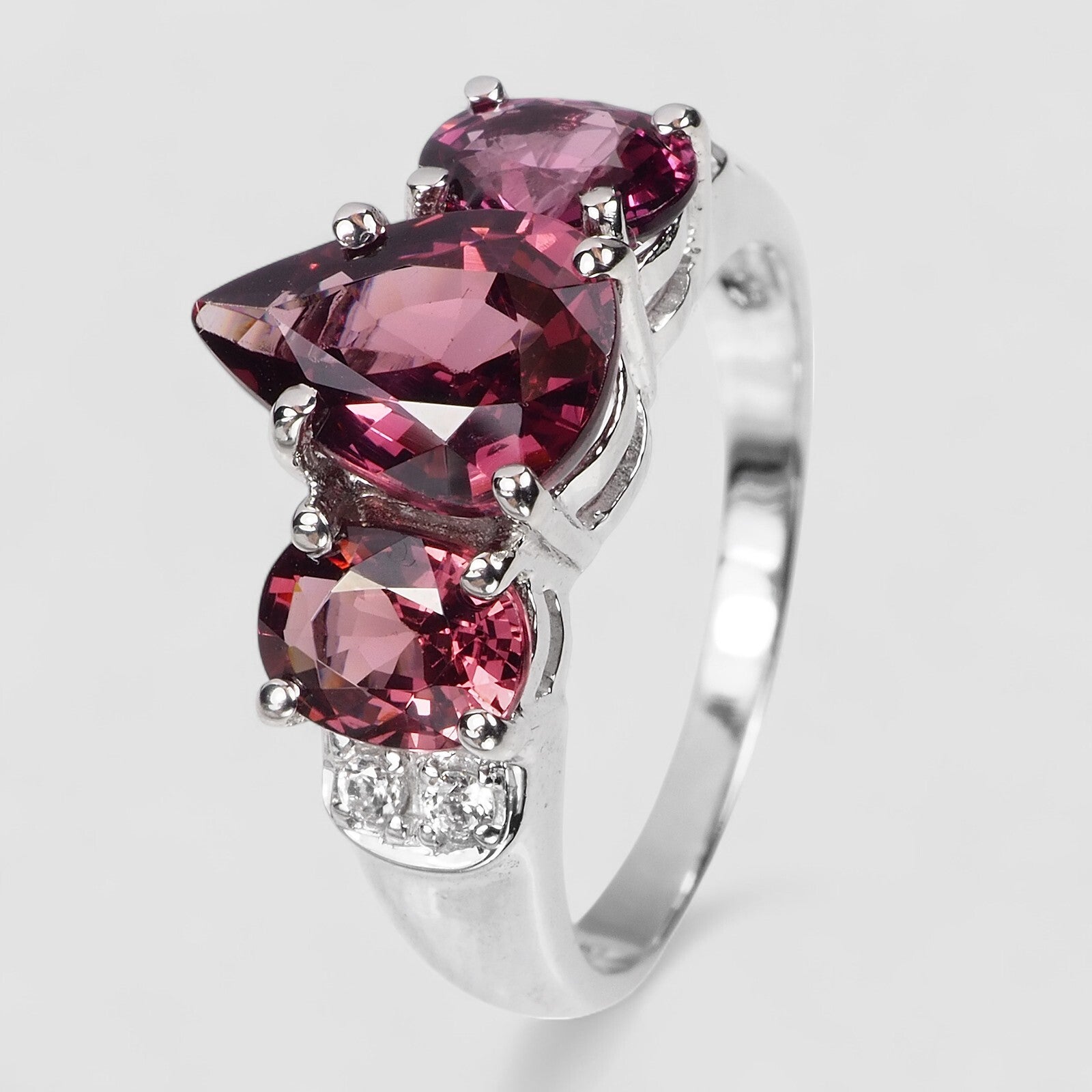 THREE STONE PURPLE PINK RHODOLITE FINE JEWELRY RING