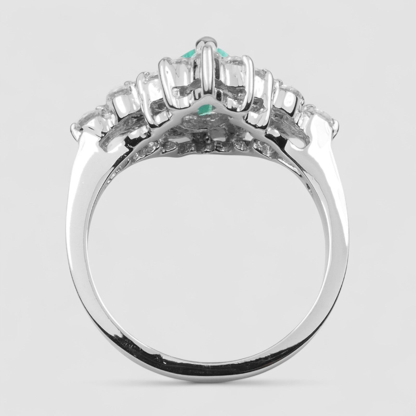 925 Sterling Silver Ring Vivid Green Emerald