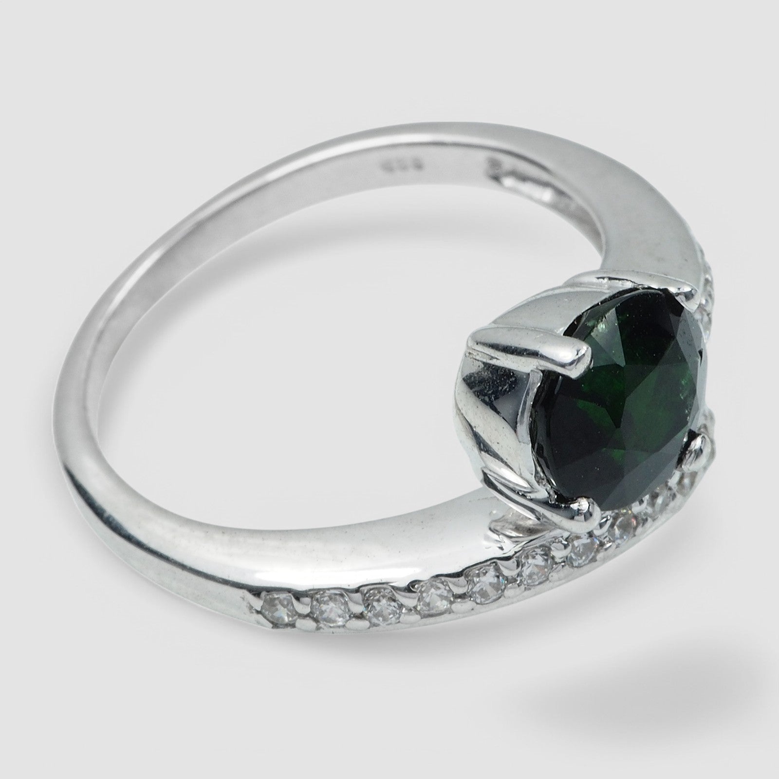 GREEN TSAVORITE GARNET 925 STERLING SILVER RING