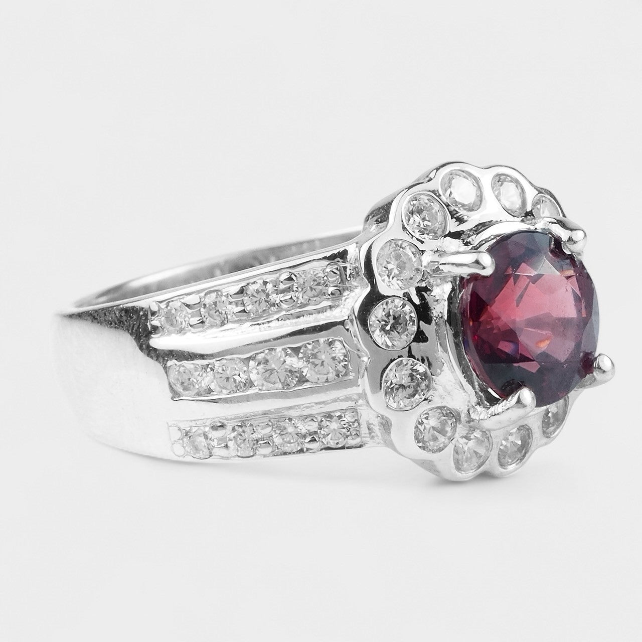 Brilliant Red Rhodolite Garnet 925 Sterling Silver Ring