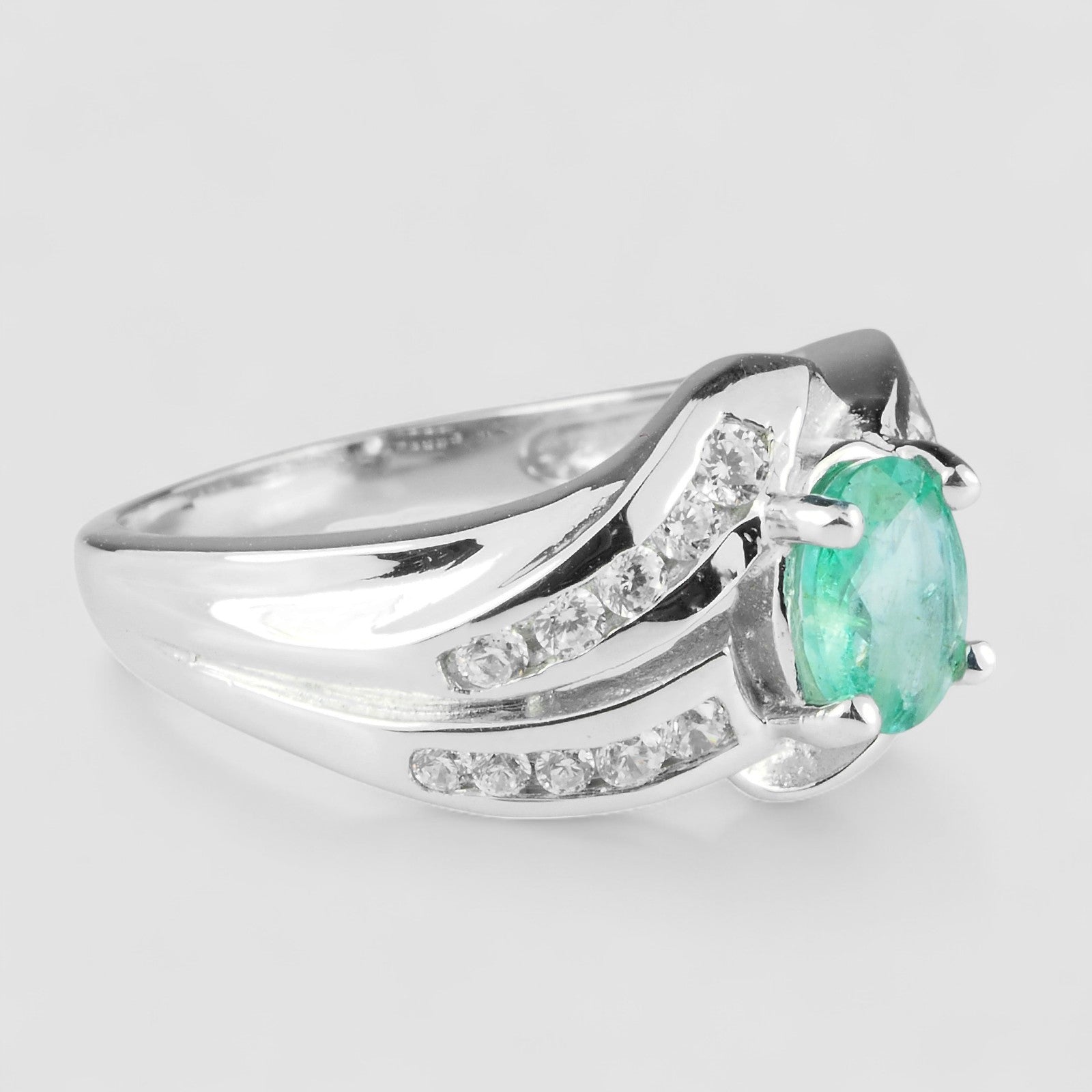 925 Sterling Silver Ring Green Emerald