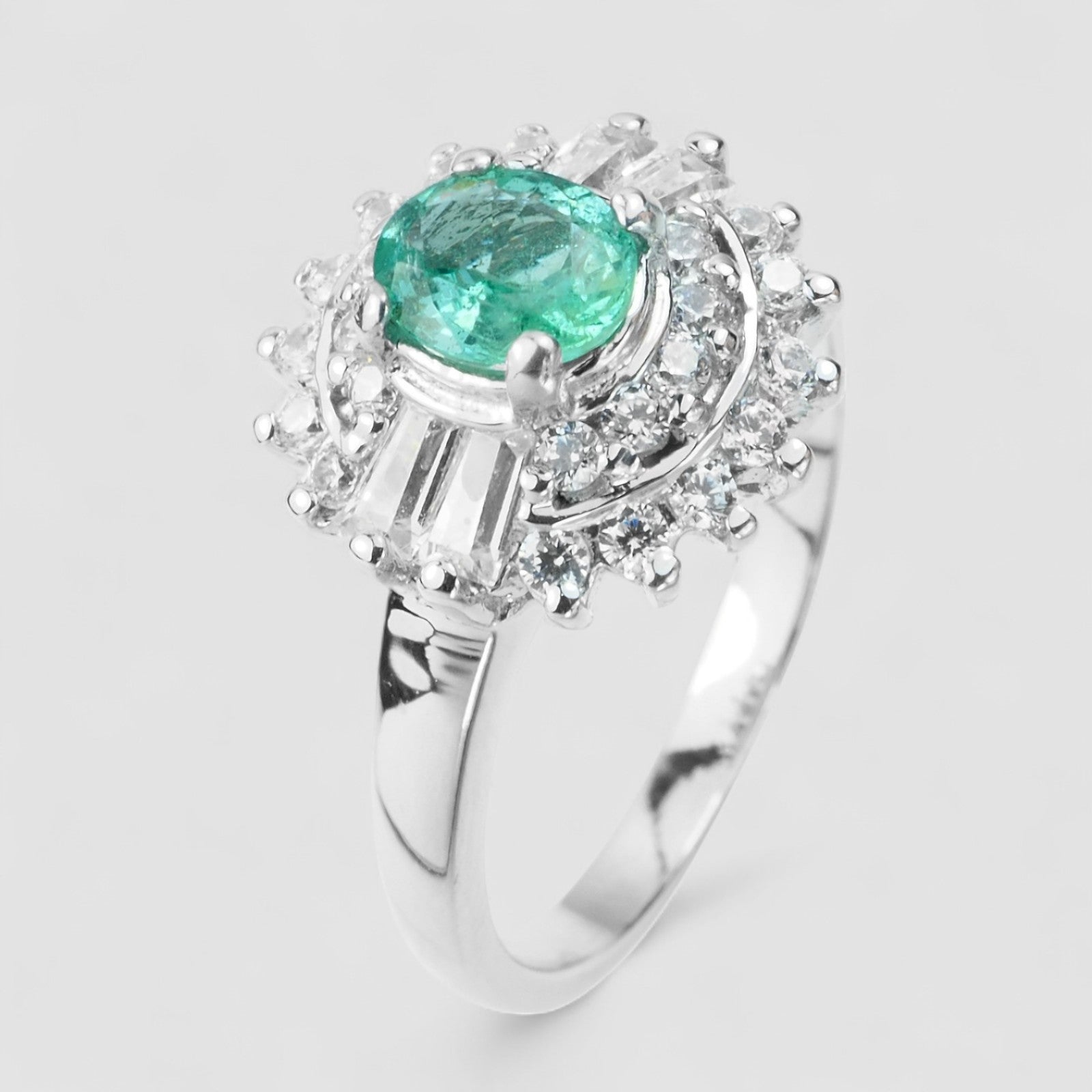 White Gold Ring Green Emerald