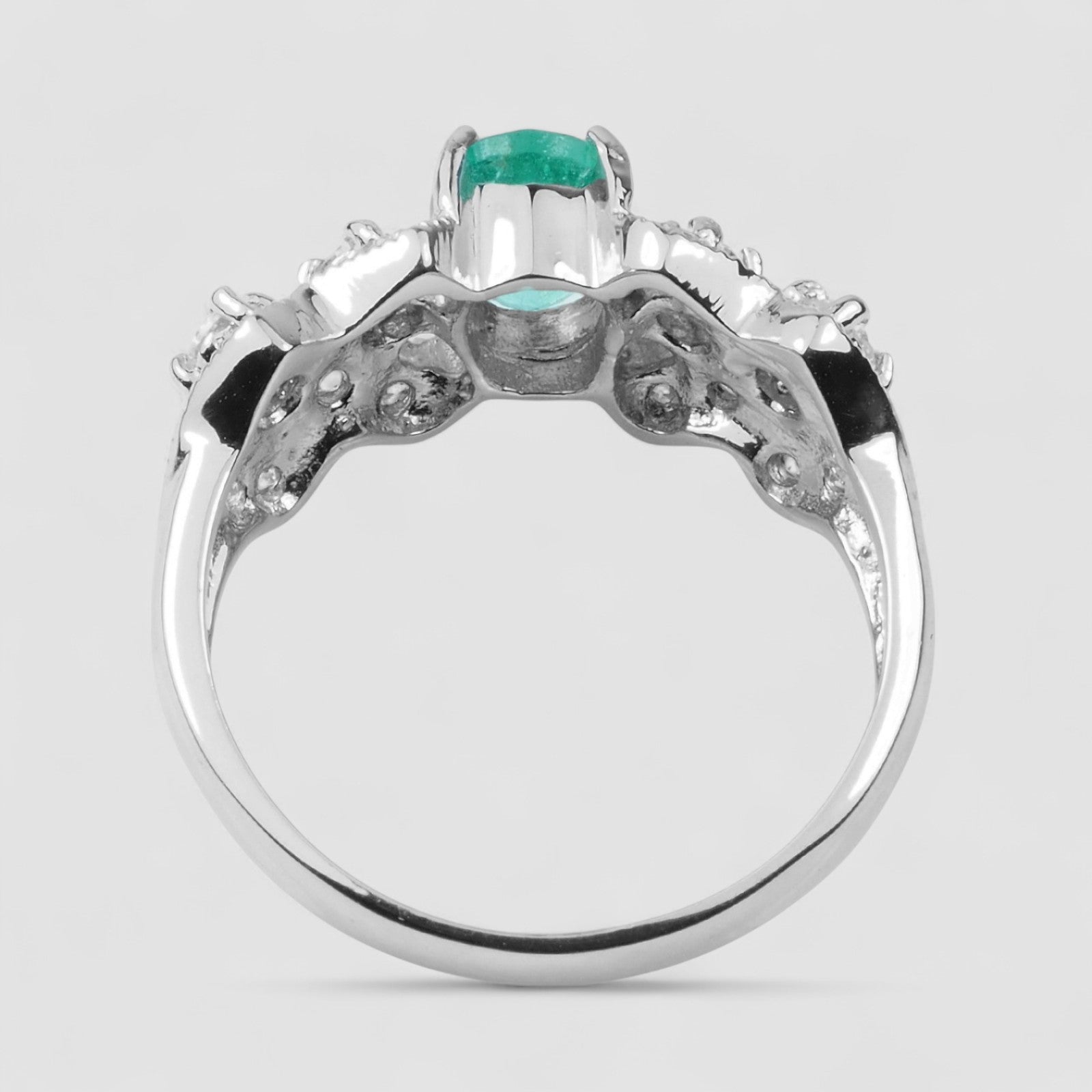925 WHITE GOLD PLATED STERLING SILVER 8 x 6 MM EMERALD RING