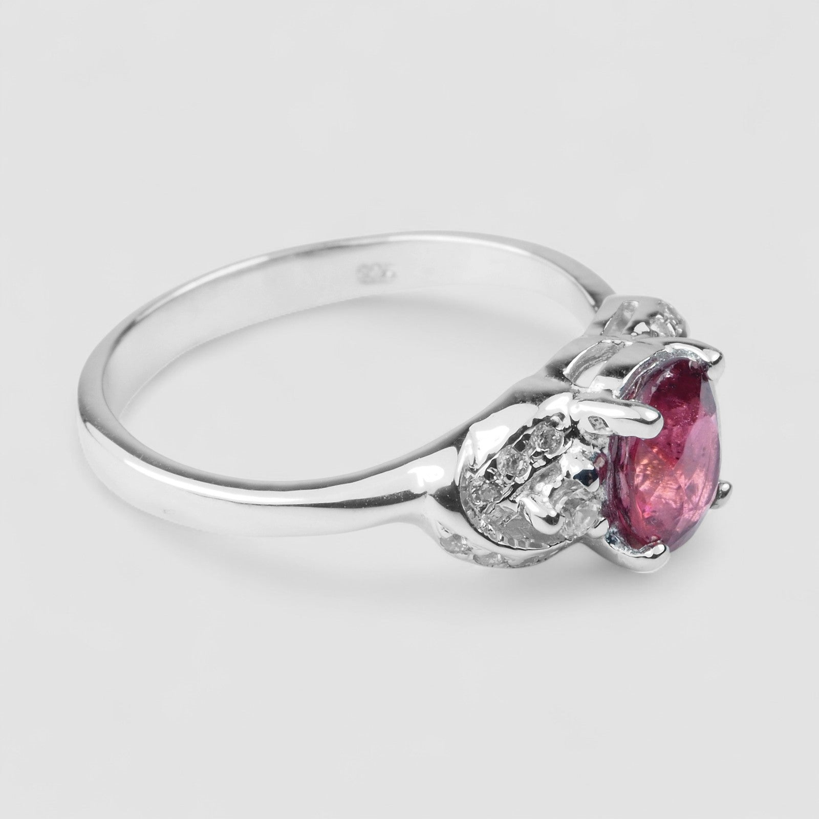 Gleaming Pink Tourmaline 925 Sterling Silver Ring