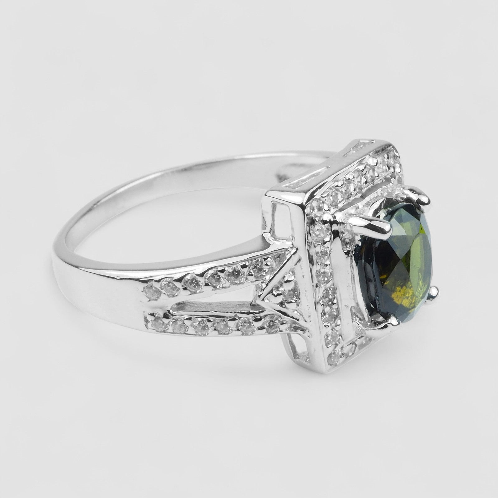 Vivid Green Tourmaline 925 Sterling Silver Ring