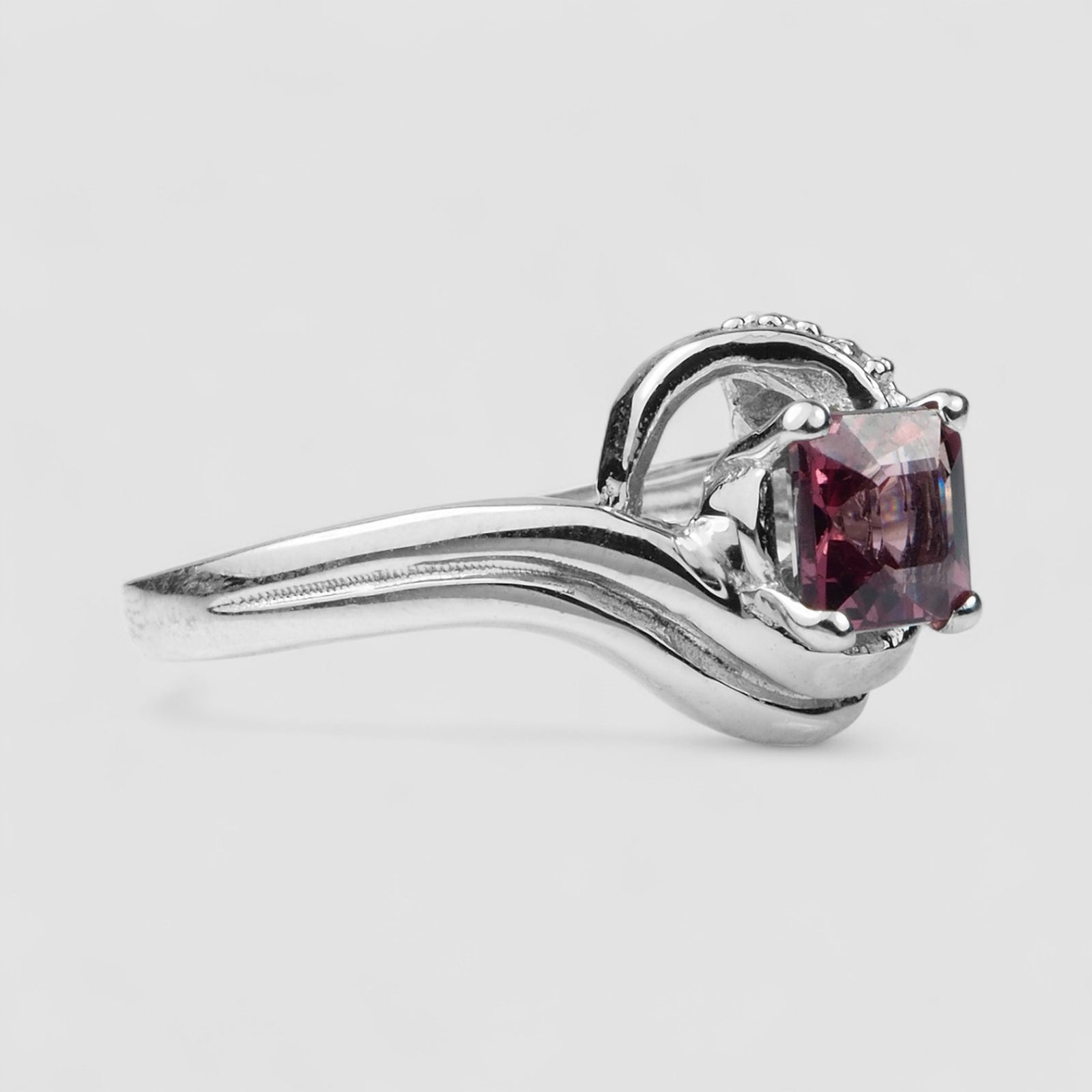 Rare Purple Rhodolite Garnet 925 Sterling Silver Ring
