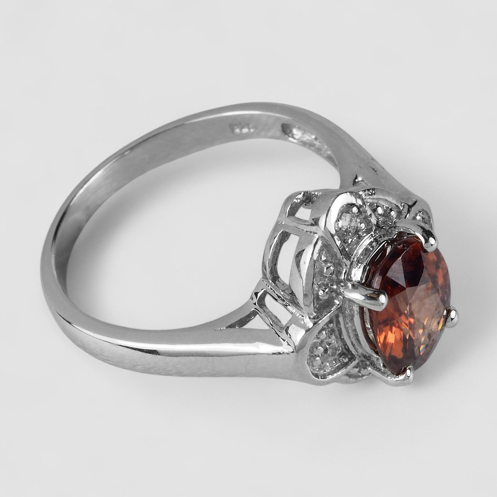 Luxurious Red Zircon 925 Sterling Silver Ring