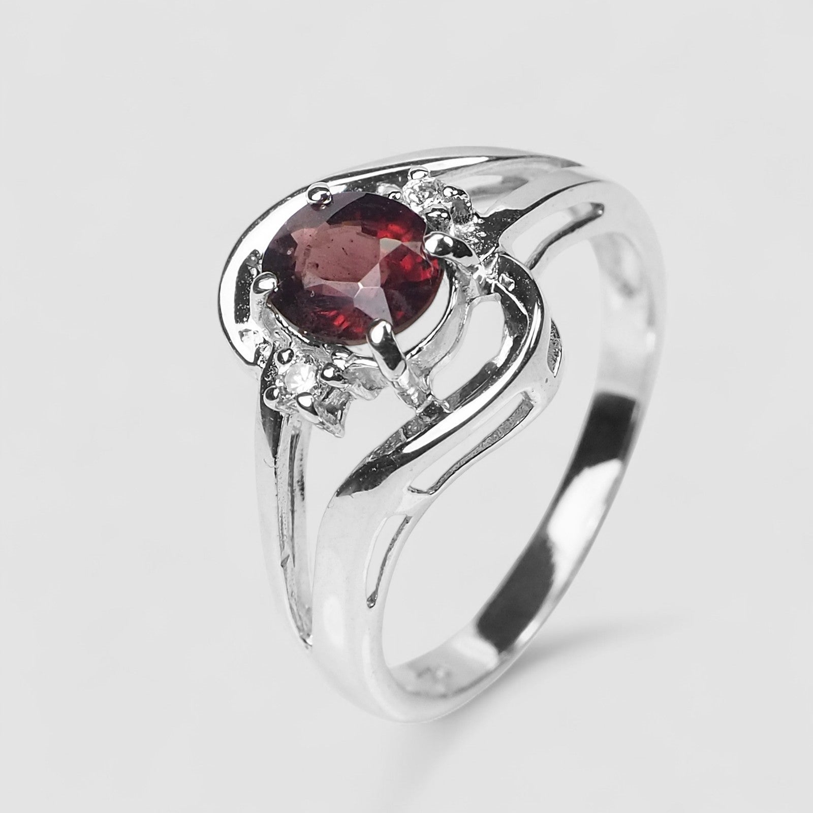 Vivid Red Spinel 925 Sterling Silver Ring, Natural Gemstone, Minimalist Ring, Free Resizing