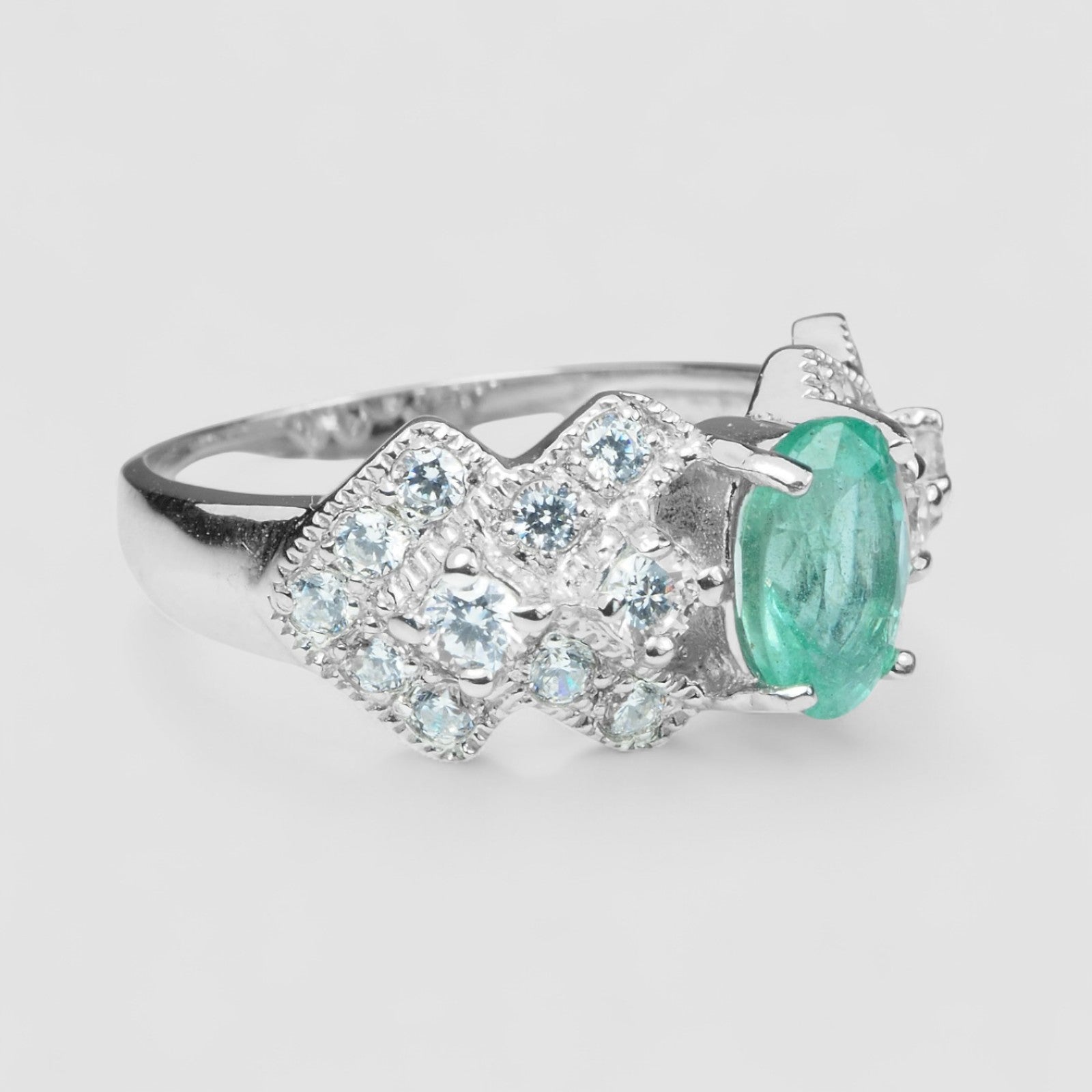 Pristine Green Emerald Ring