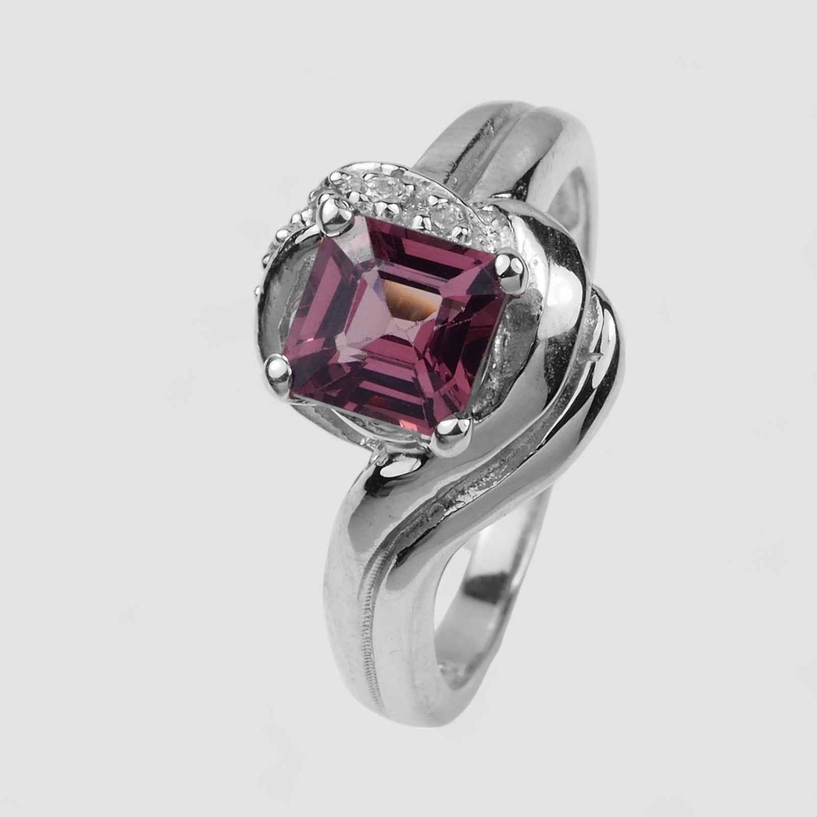 Rare Purple Rhodolite Garnet 925 Sterling Silver Ring