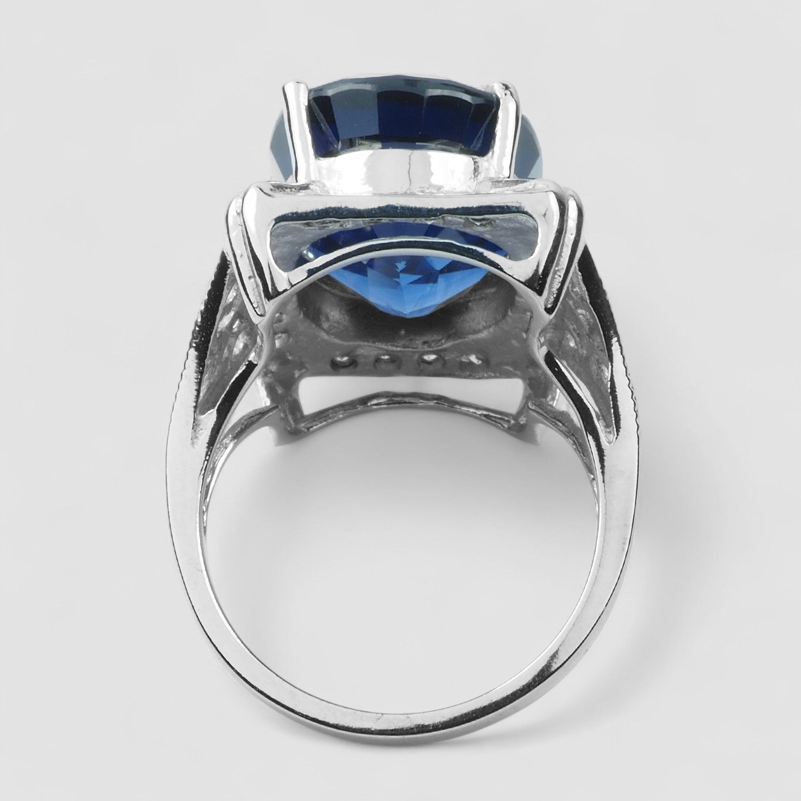 OVAL BLUE SAPPHIRE 925 STERLING SILVER HANDMADE RING