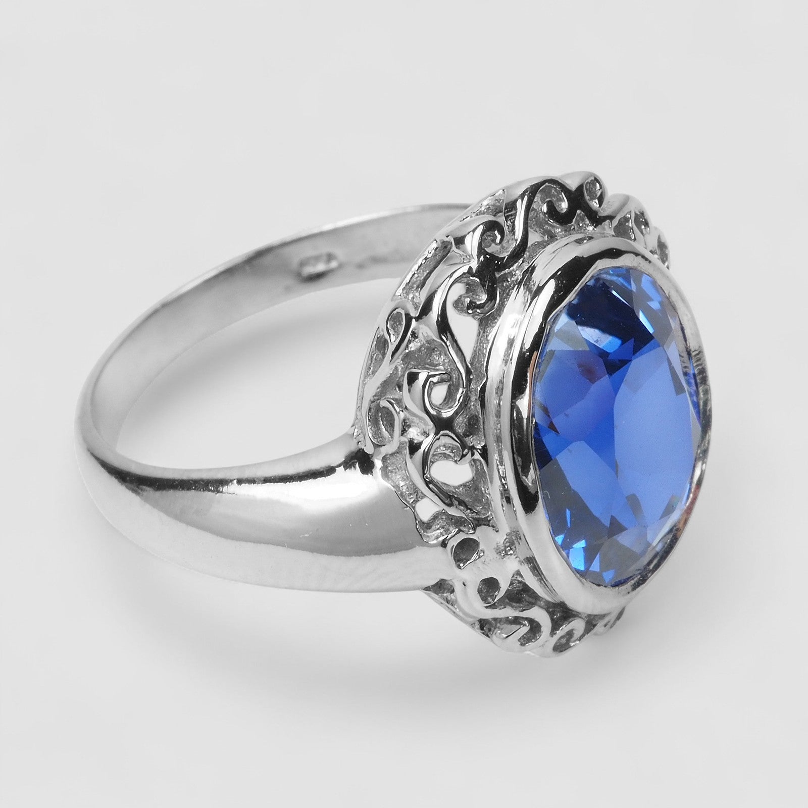 BLUE SAPPHIRE 925 STERLING SILVER WHITE GOLD BEZEL RING