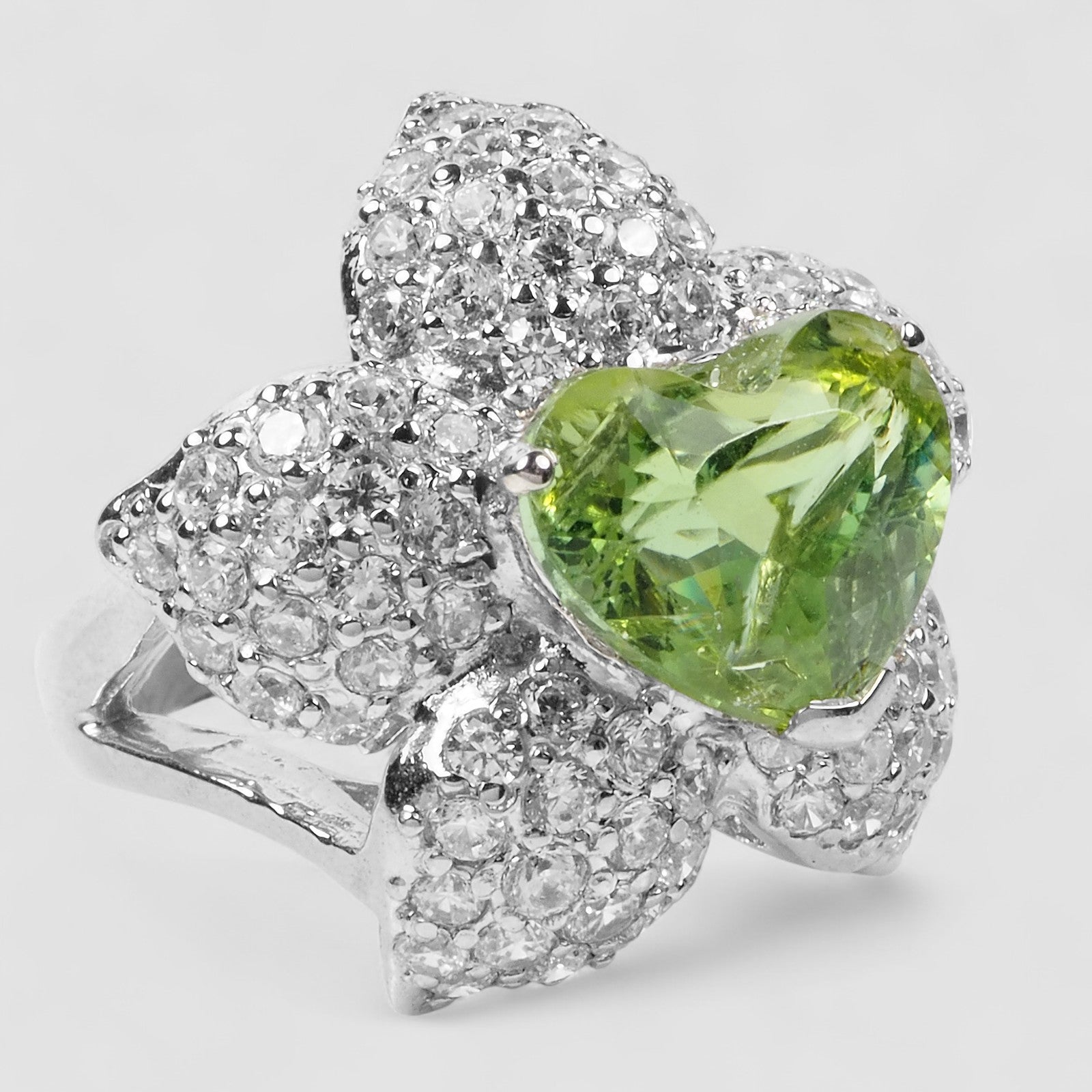 FRESH GREEN TOURMALINE HEART RING