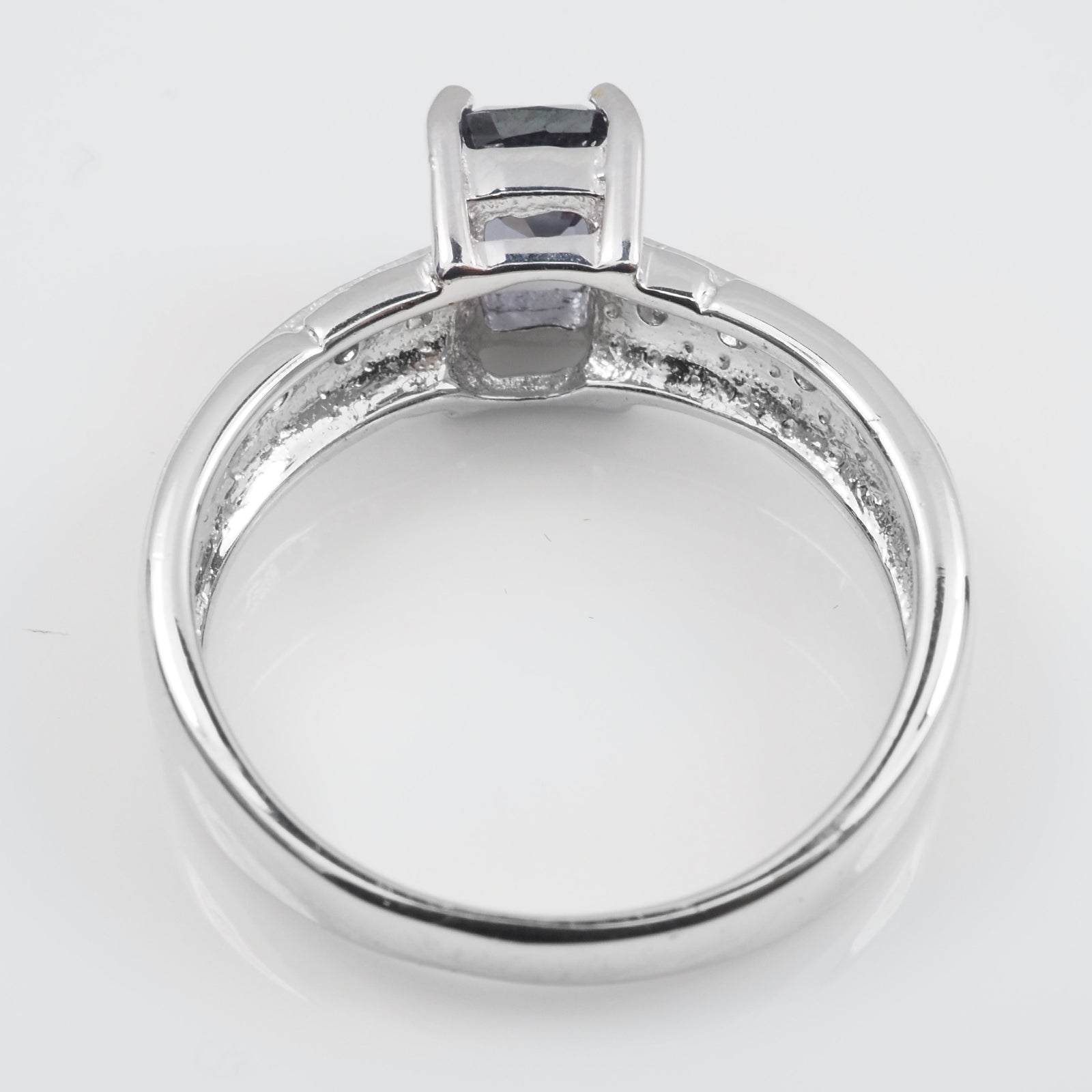 925 Sterling Silver Ring Gray Spinel