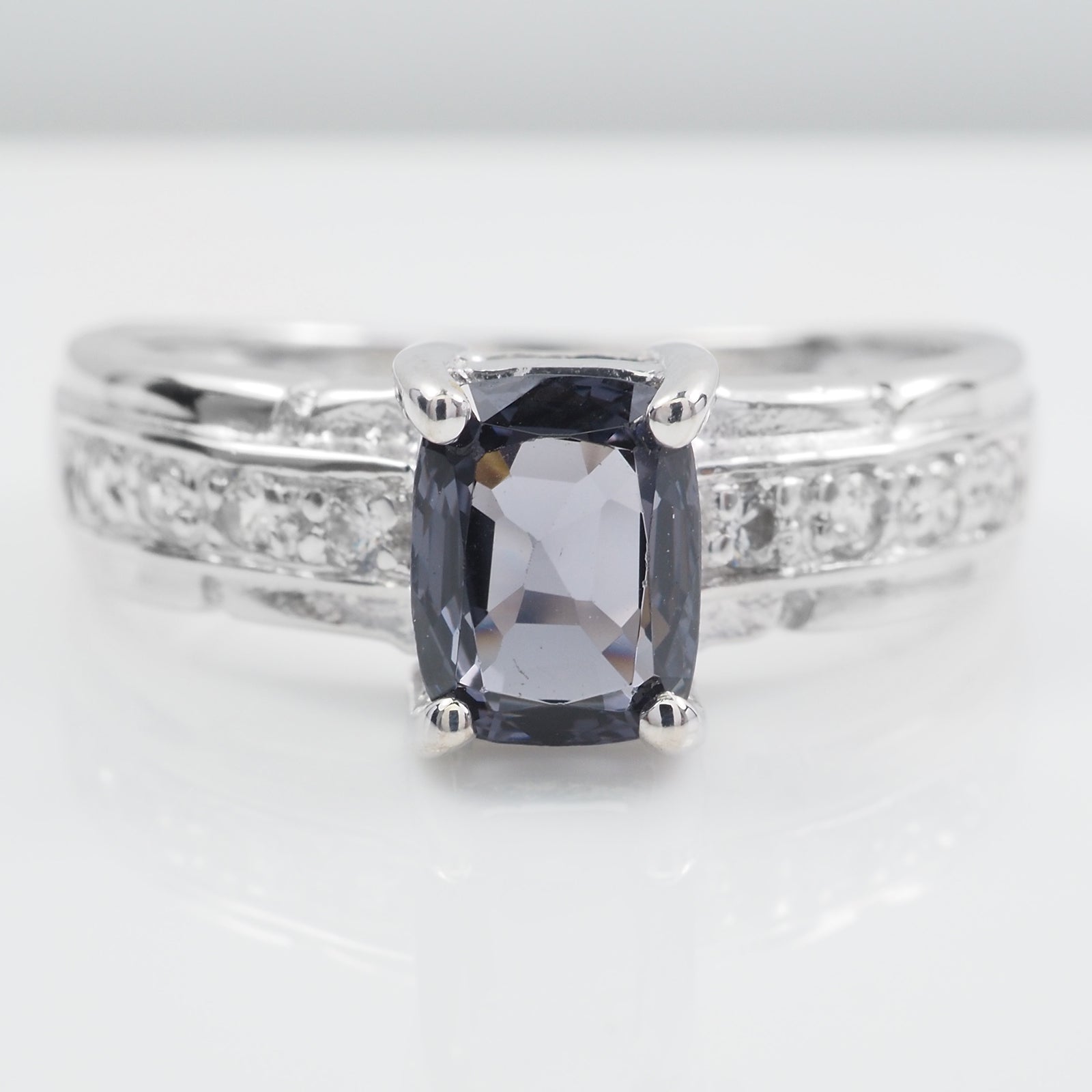 925 Sterling Silver Ring Gray Spinel