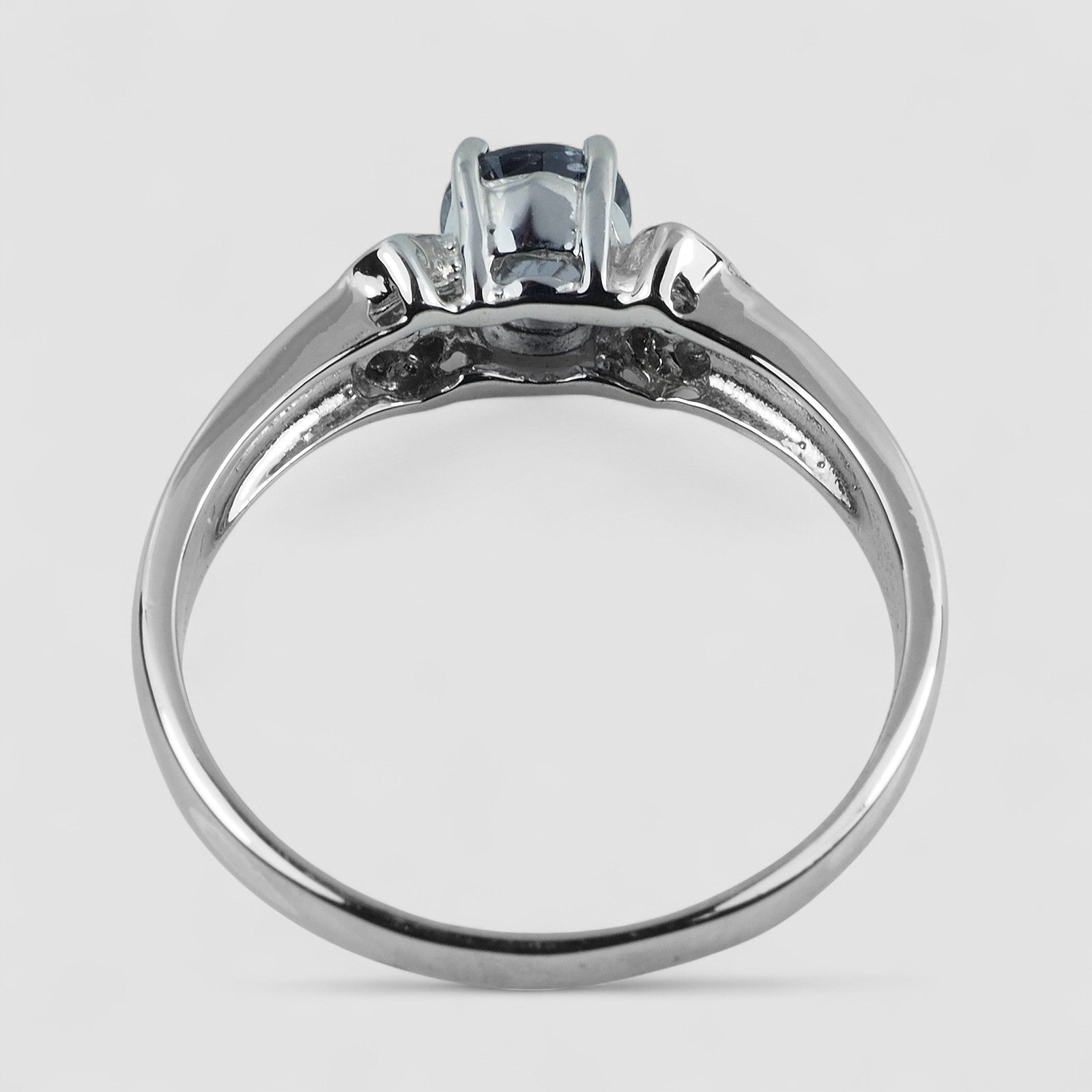 925 Sterling Silver Ring Gray Spinel